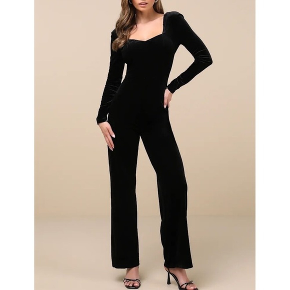 NWT Lulus Instant Stunner Black Velvet Backless Jumpsuit‎ M